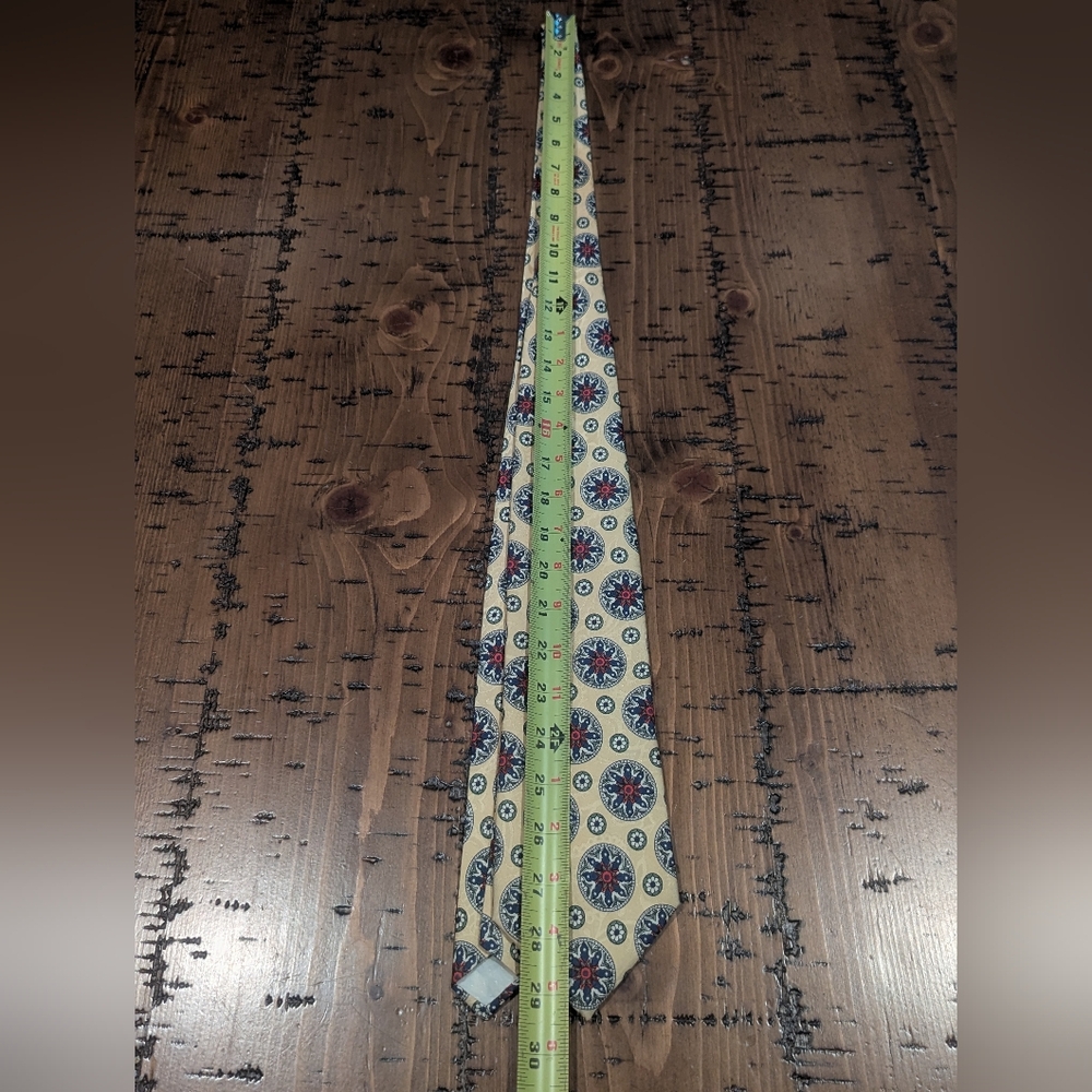 VTG- Burberry Medallion Tie - Picture 10 of 12